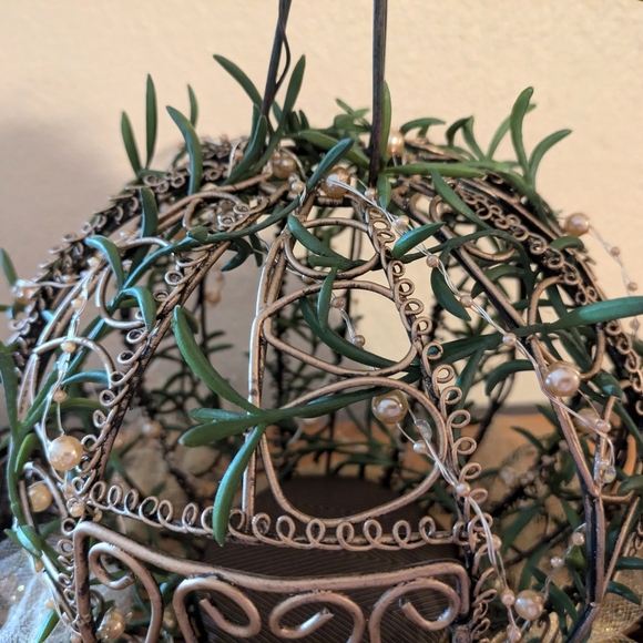 Metal Cinderella Fairytale Centerpiece - Picture 9 of 10